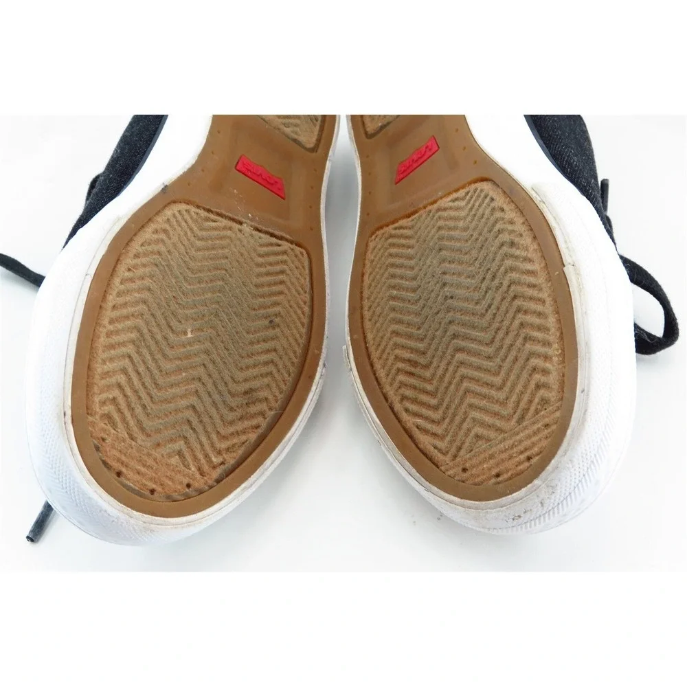Levis welcome shoe
